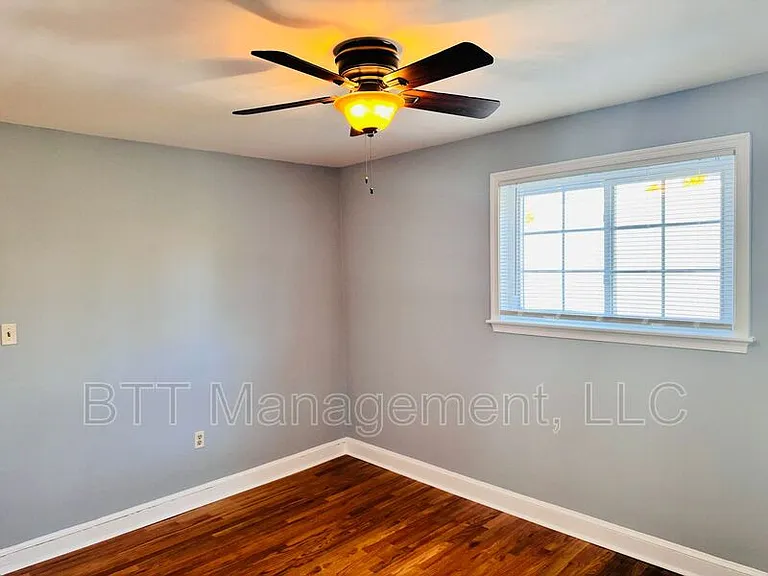 8805 Plymouth St #5 — Photo 35