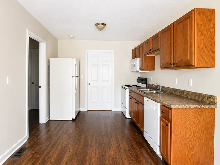 50 Lexington Ct — Photo 5