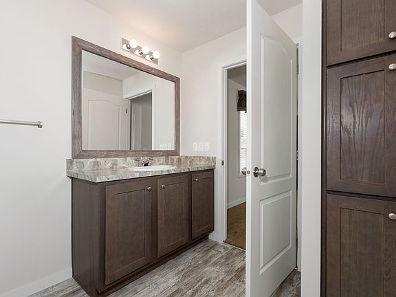 3rd image of 41021 Old Michigan Ave #6UV9FN
