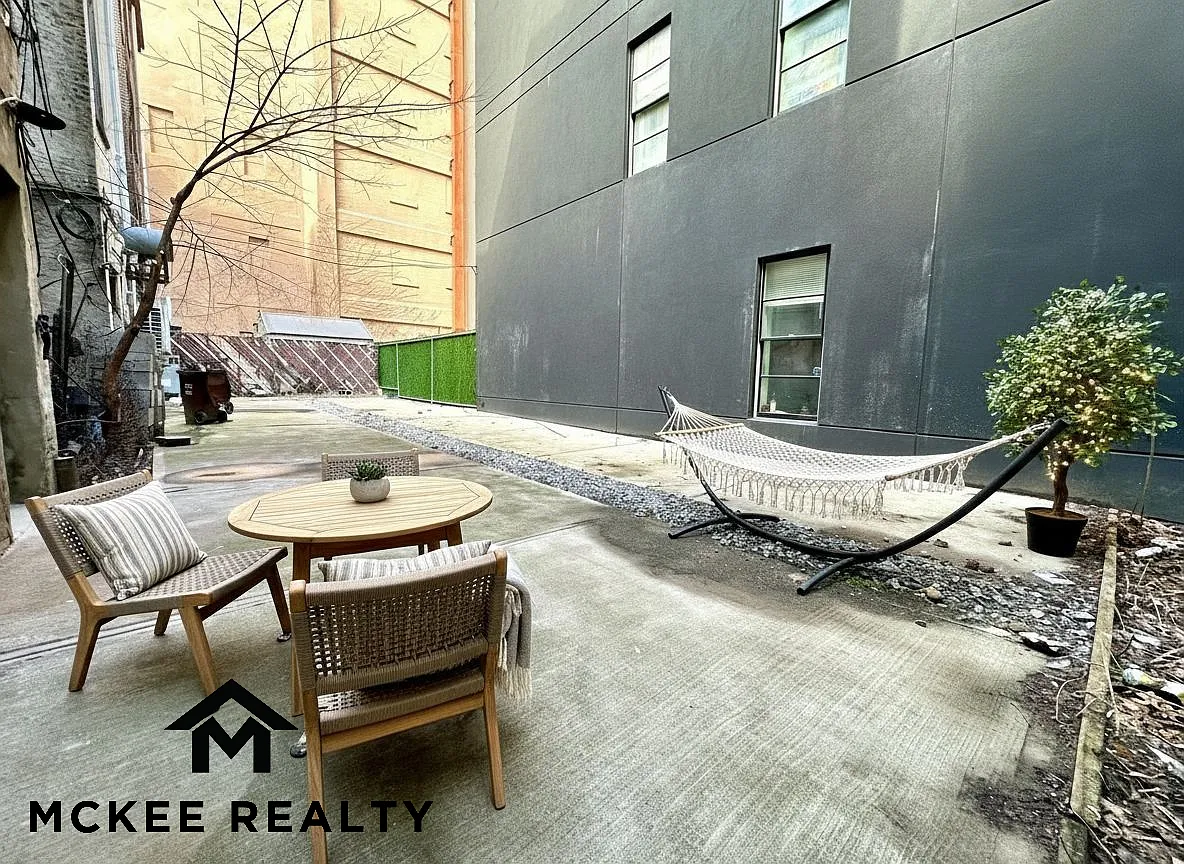 Building Photo - 461 Dekalb Ave #1R
