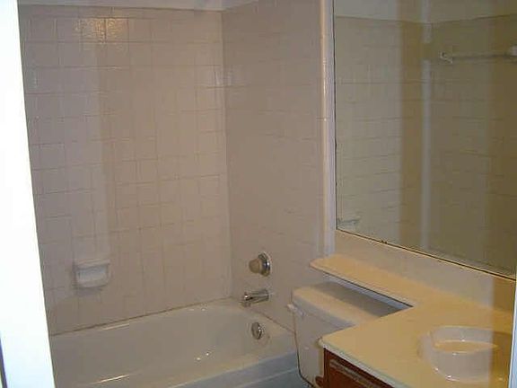 5th image of 2313 Highmont Dr