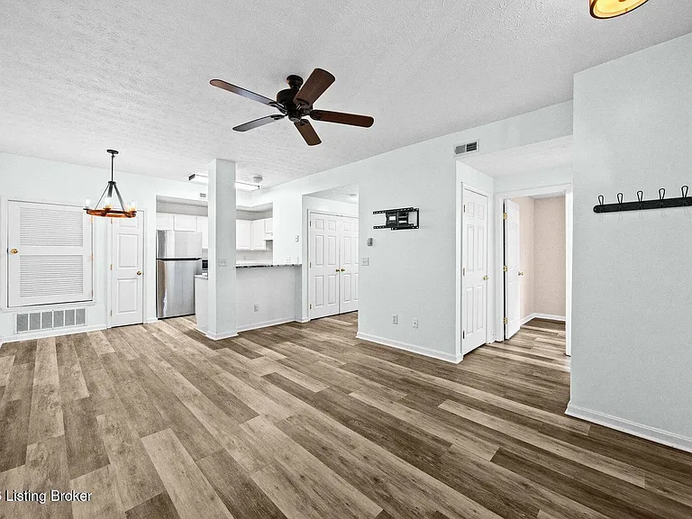 13202 Prospect Glen Way — Photo 4