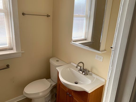 5th image of 2714 N Leclaire Ave #2X