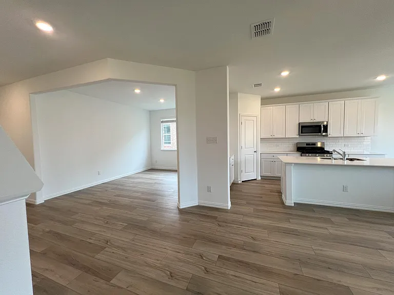 1129 Flameleaf Dr — Photo 17