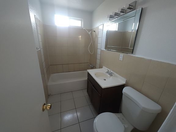 4th image of 25070 Filaree Ave