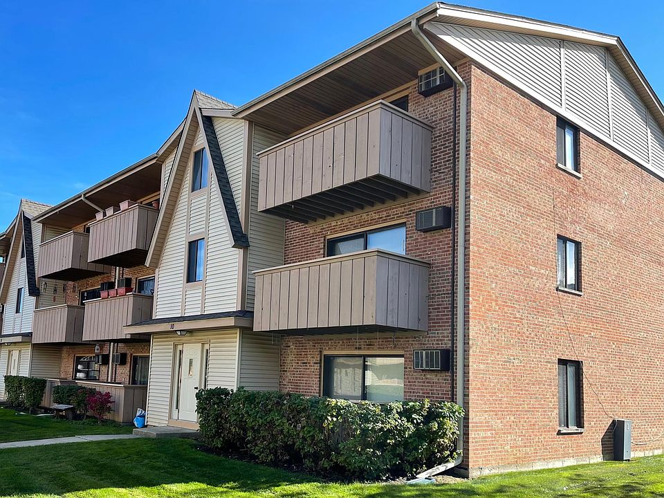 1st image of 10 Echo Ct APT 3