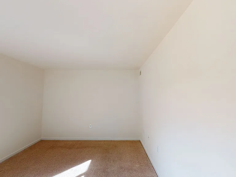 Seneca Place — Photo 60