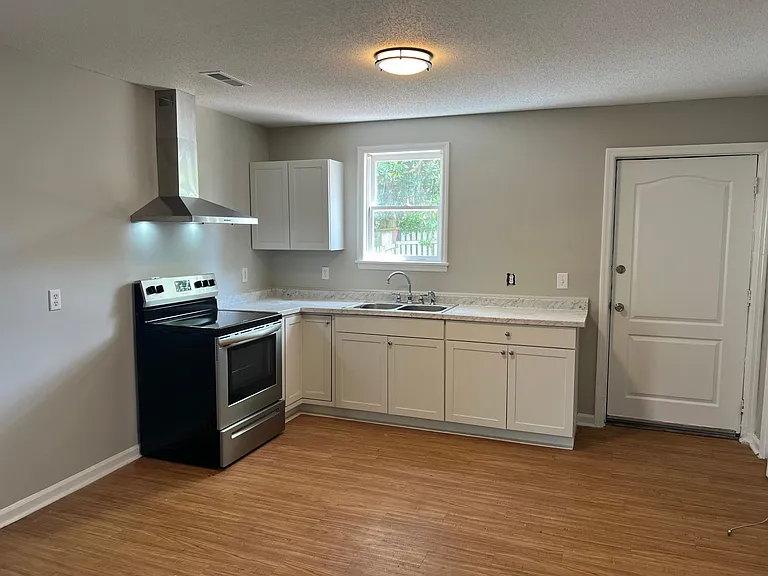 1406 Church St — Photo 3