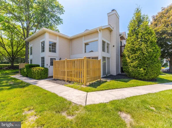 348 Green Meadow Ln, Horsham, PA 19044