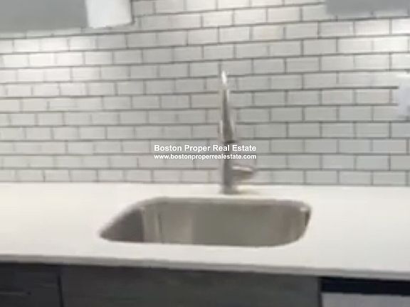 11 Peterborough St. #10 Boston - Fenway Unit Photo 3