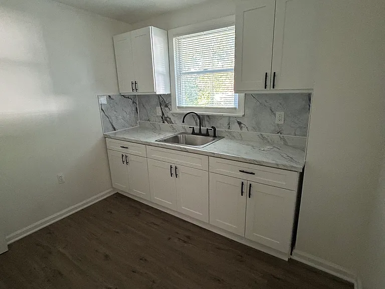 10006 Mark Twain St — Photo 11