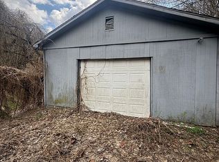 155 Frankie Fork Rd, Regina, KY