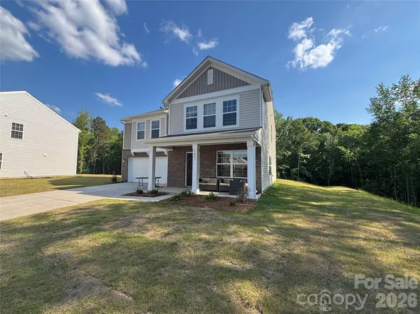 1821 River Crossing Ln, Edgemoor, SC 29712
