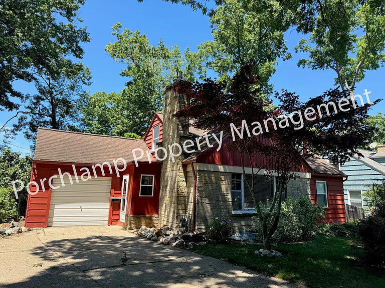 2615 Coit Ave NE — Photo 9