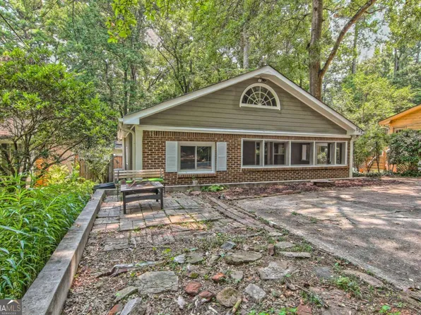 523 Pine Dr, Pine Lake, GA 30072