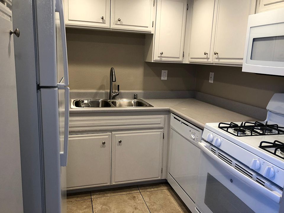 1st image of 39 Oaklawn Ave