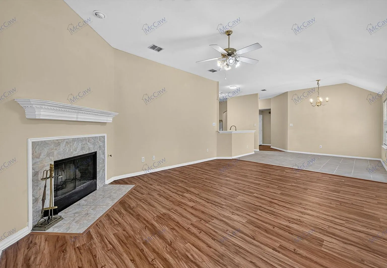 4 bed, 2.0 bath, 2501 sqft, $2,450 — Photo 3