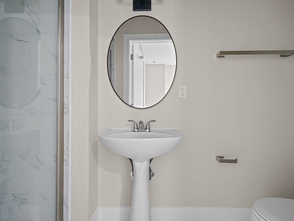 1st image of 170 Vinton St #1R