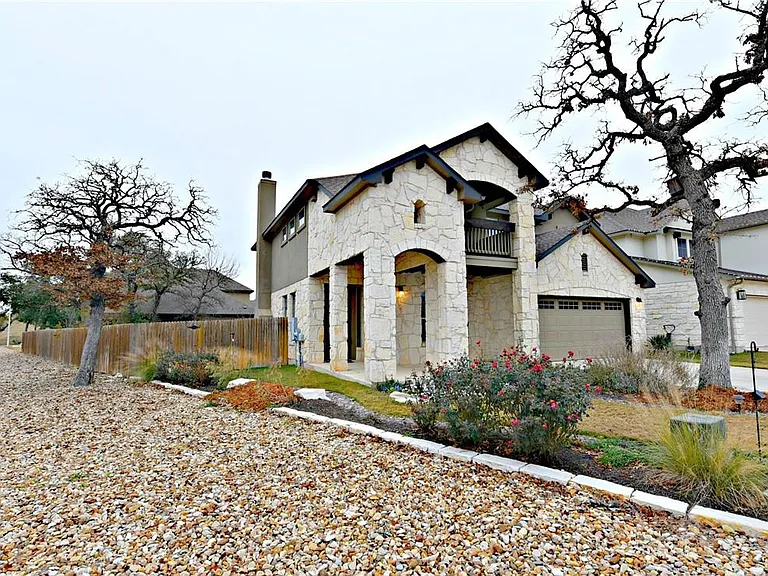 2445 Etta May Ln — Photo 3