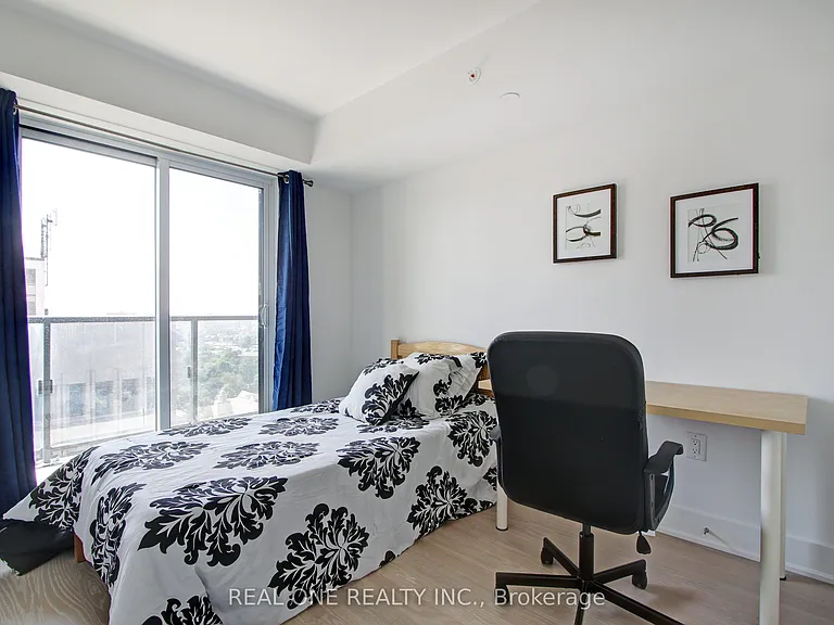 955 Bay St #2313 — Photo 15