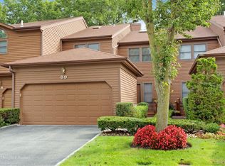 89 Hunt Dr, Jericho, NY