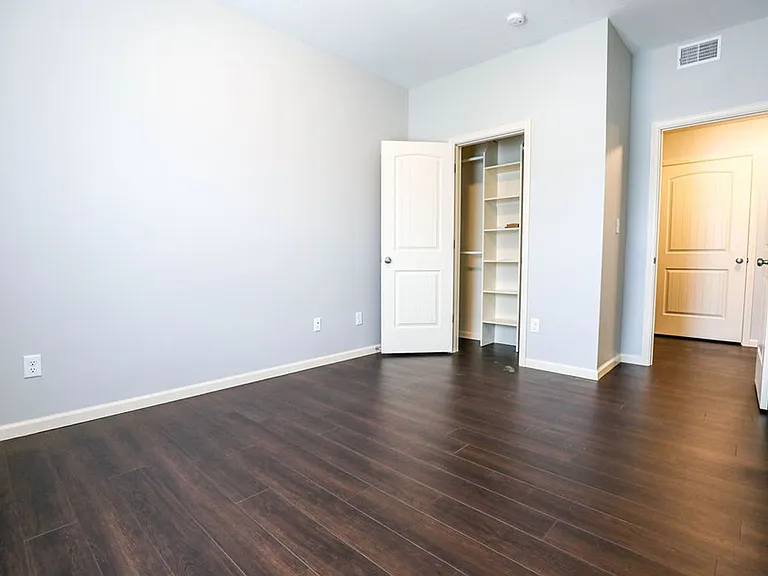 600 E Harrison St — Photo 20