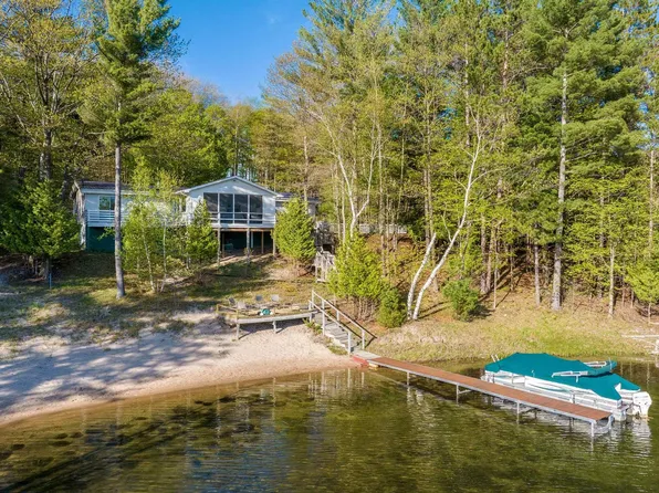 16533 Wagner Rd, Lake Ann, MI 49650