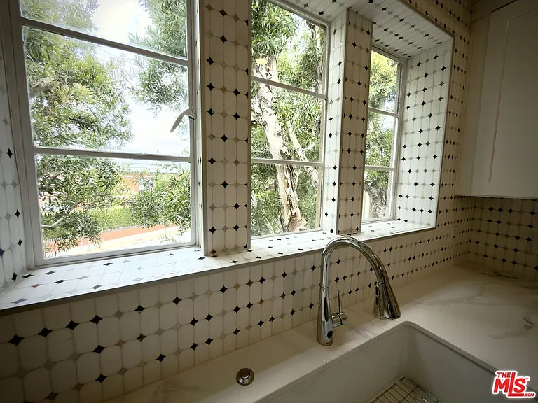 378 S La Jolla Ave — Photo 15