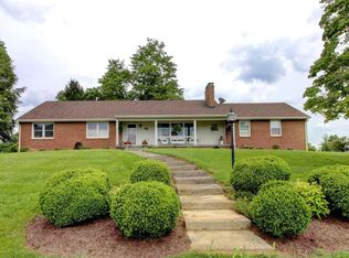 1345 Duke Dr, Vinton, VA 24179