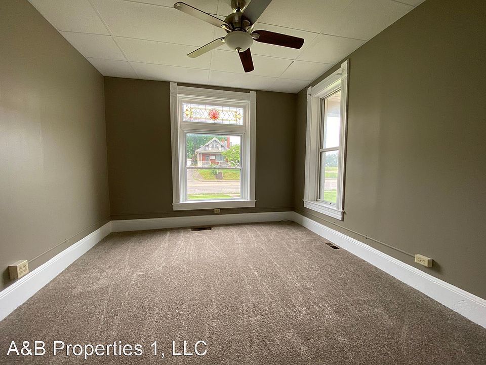 1609 Broadway St Quincy, IL Zillow