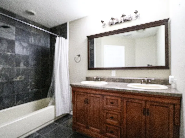 4419 W Euclid Ave — Photo 25