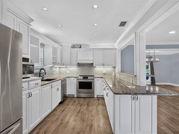 3230 Camelot Dr, Dallas, TX 75229