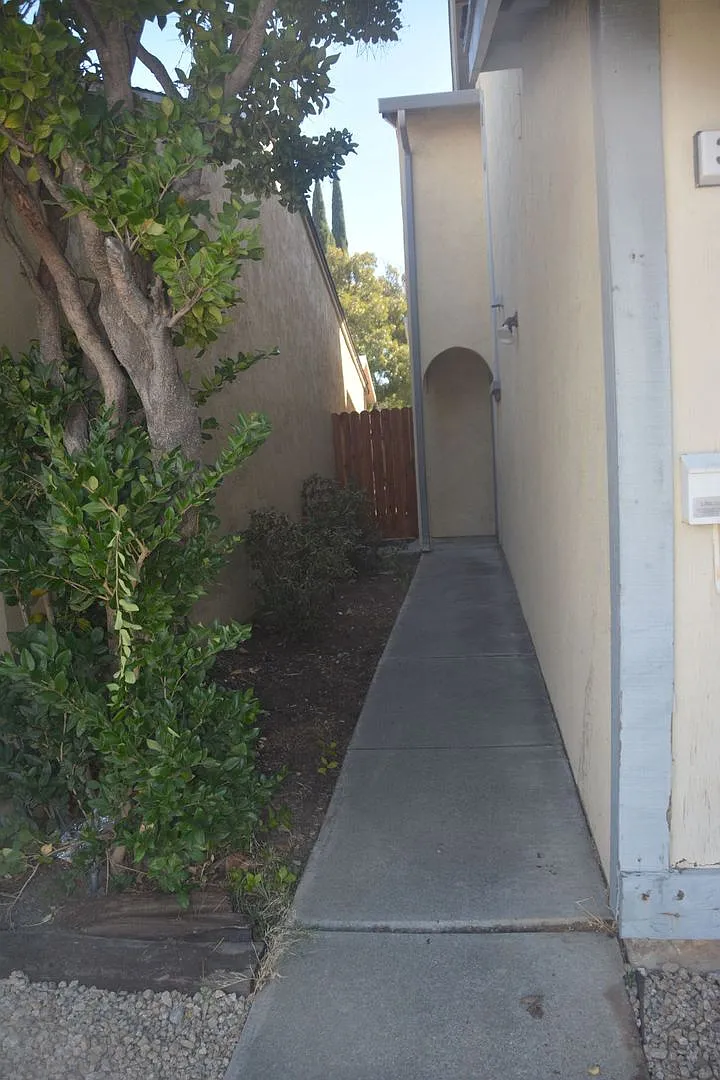 Affordable Antioch 3 bedroom, 2.5 bath two story home... — Photo 2