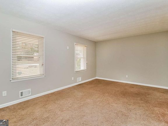 4th image of 4033 Emerald North Cir
