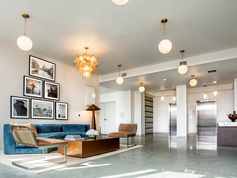 Crenshaw Lofts — Photo 24