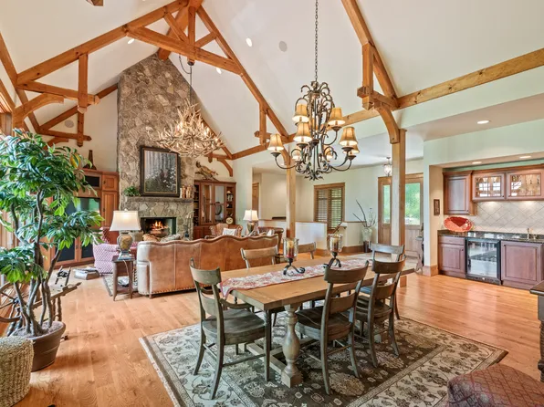 150 Old Hunters Run, Cashiers, NC 28717