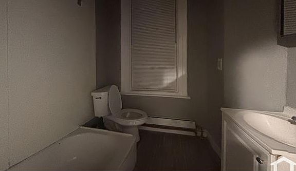 5th image of 51 Ashmead Pl S