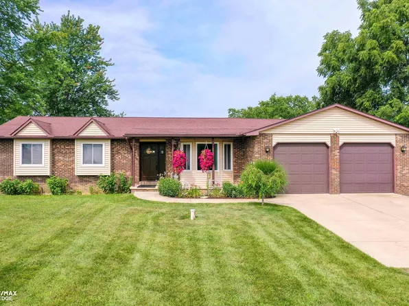 7457 N Linden Rd, Mount Morris, MI 48458
