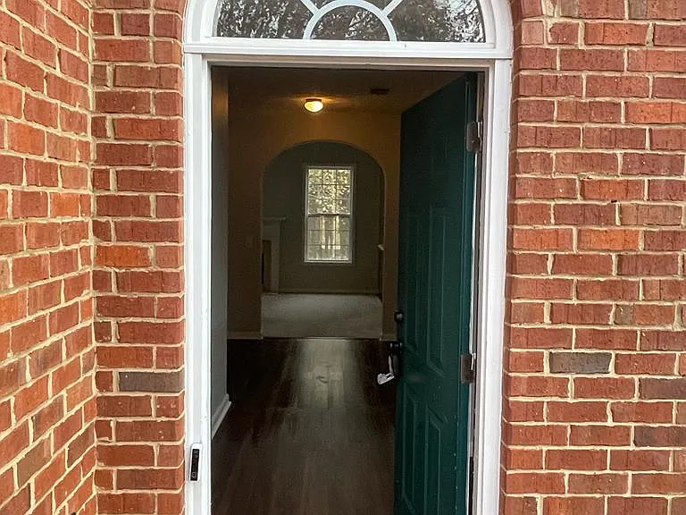 8012 Abington Dr — Photo 4