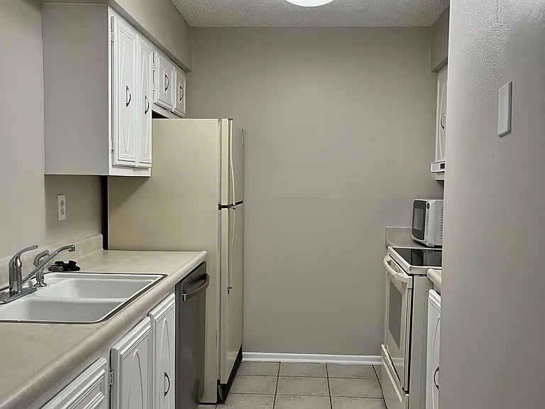 526 Orange Dr #25 — Photo 13