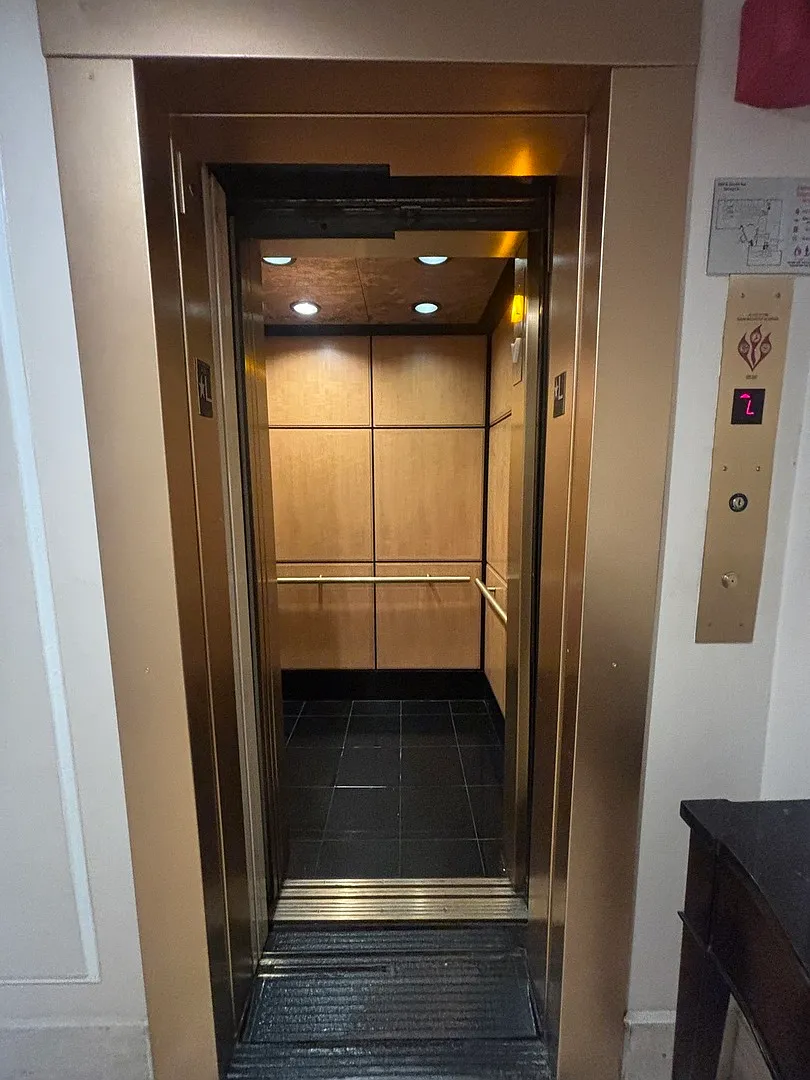 4 bed, $6,500 — Photo 2