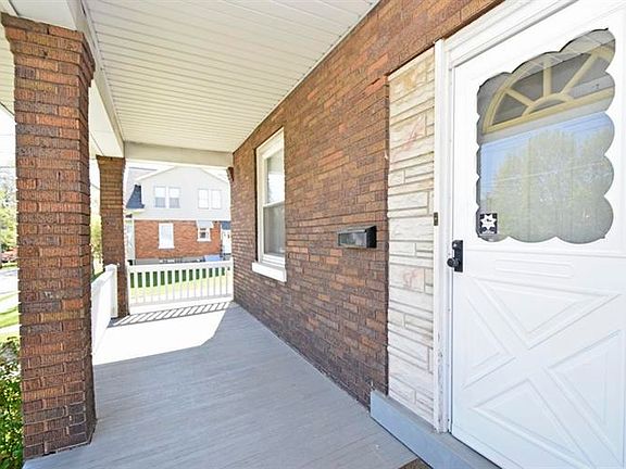 4th image of 1837 Weyer Ave