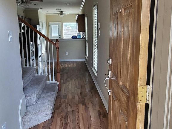 3rd image of 138 Barrington Ln