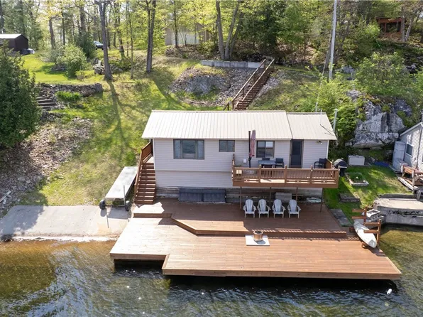 556 W Shore Rd, Hammond, NY 13646