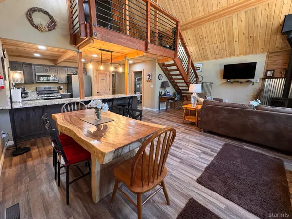 1813 Koyukon Dr, South Lake Tahoe, CA 96150