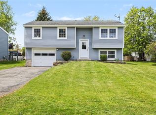 1258 Glen Carlyn Dr, Farmington, NY 14425