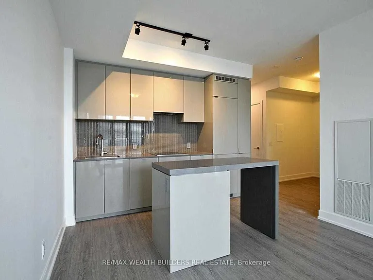 7 Grenville St #2609 — Photo 11