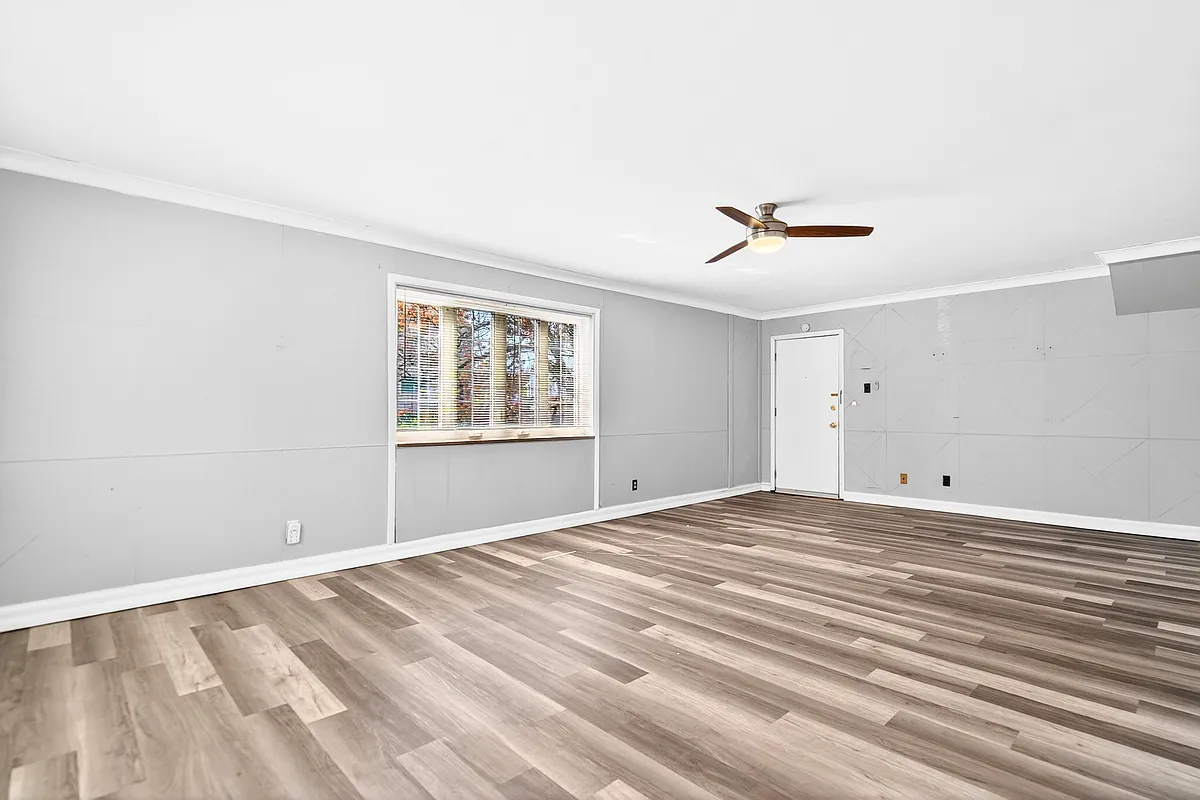 Building Photo - 301 Bigham St #2