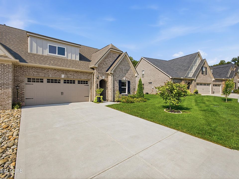 1st image of 11145 Narrow Leaf Dr