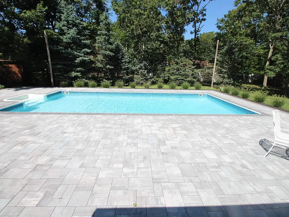 8 Wakeman Ct